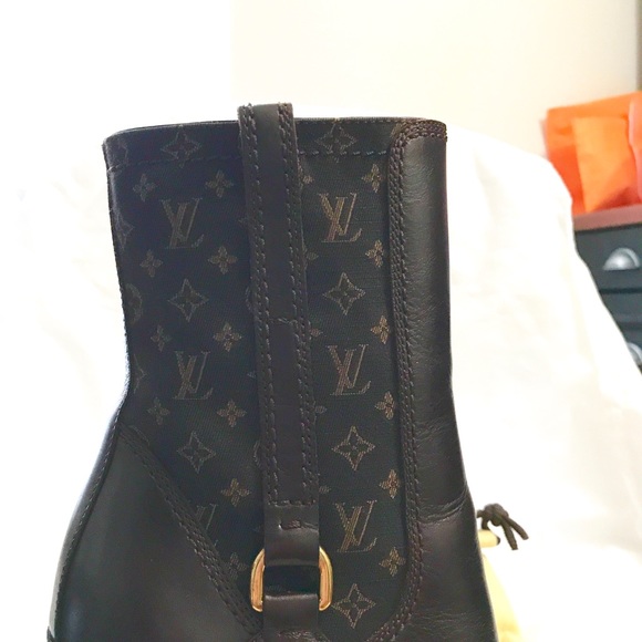 🚫SOLD‼️🚫 Louis Vuitton boots - Picture 3 of 6